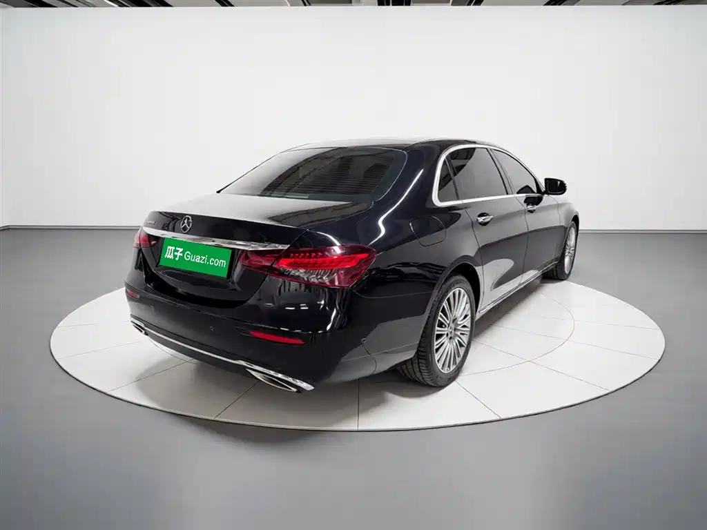 Mercedes-Benz E-Class 2023 — фото 12