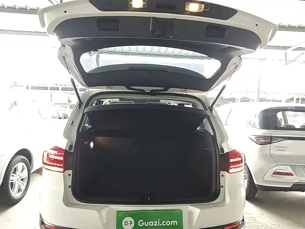 Volkswagen Tiguan 2018 — фото 19