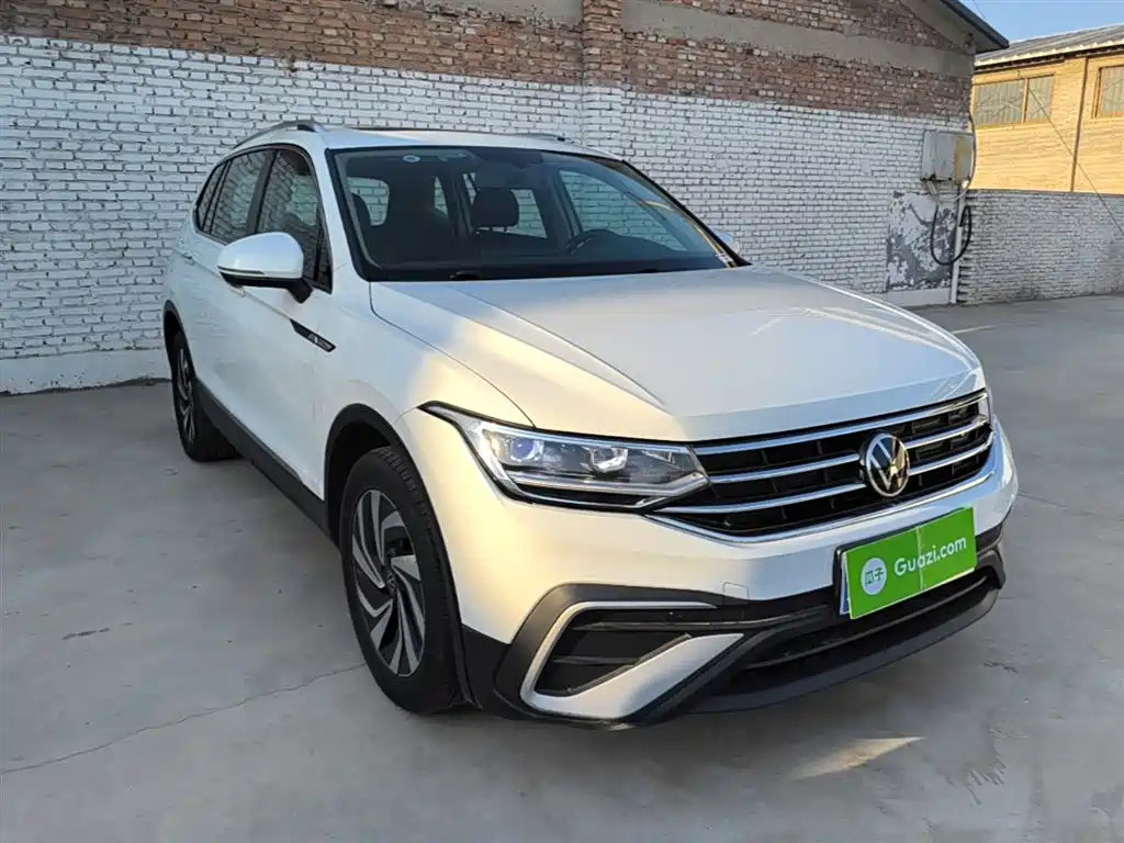 Volkswagen Tiguan L 2023 — фото 4