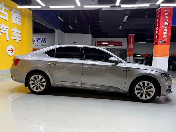 Skoda Superb 2021