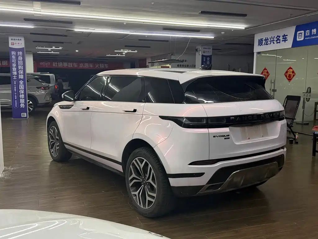 Land Rover Evoque 2023 — фото 6