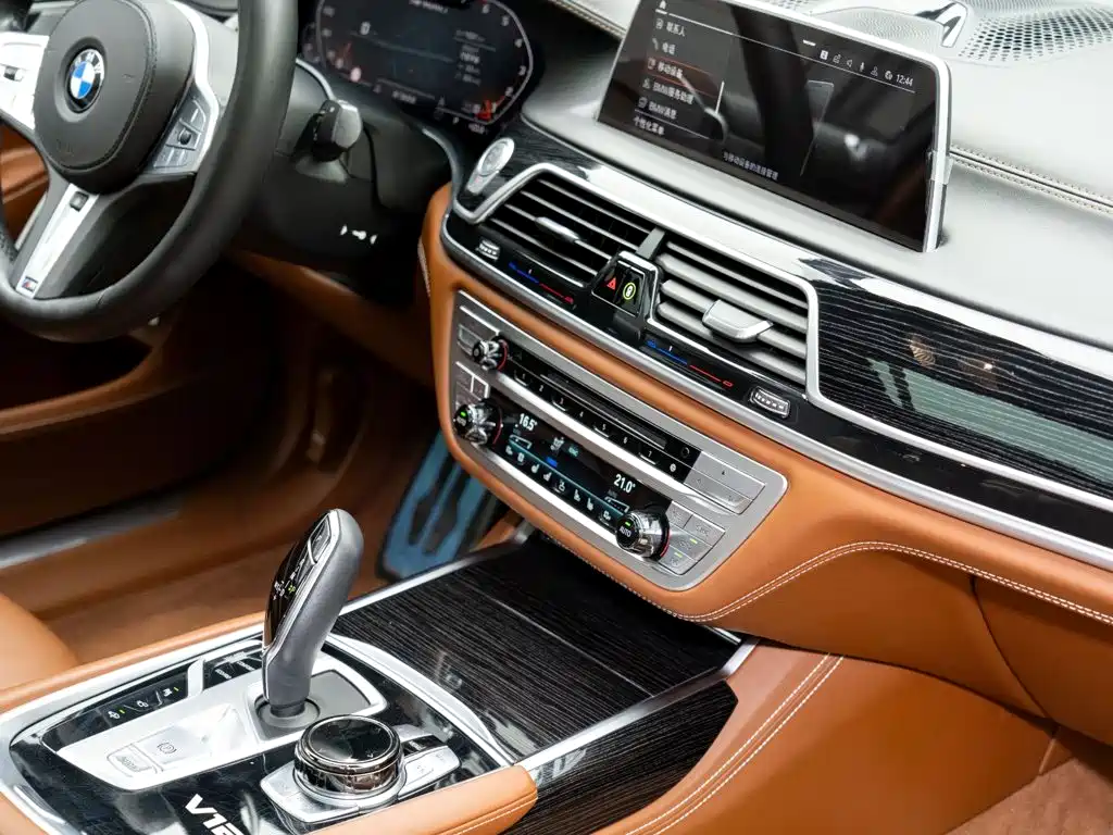 BMW 7 Series 2019 — фото 20