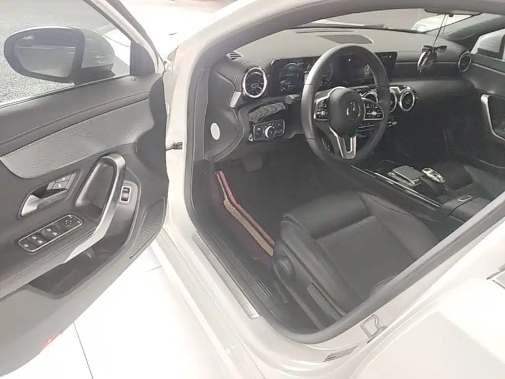 Mercedes-Benz A-Class 2021 — фото 12