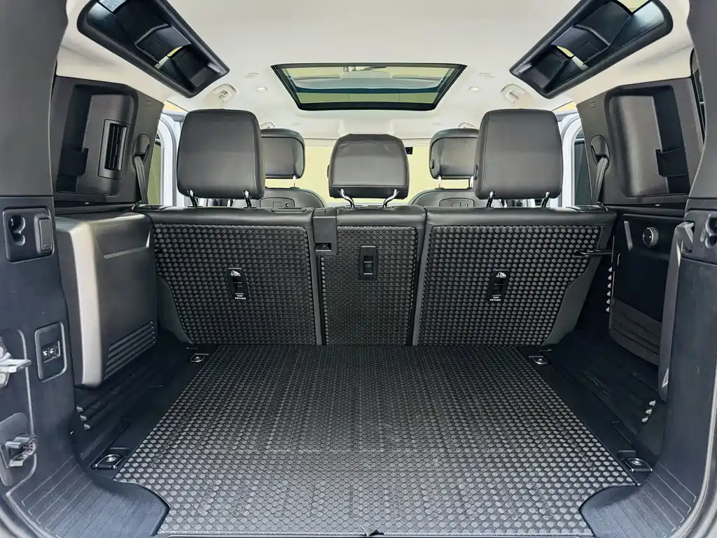 Land Rover Defender 2022 — фото 16