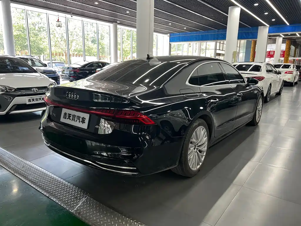 Audi A7L 2023 — фото 3