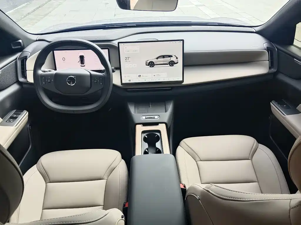 Volvo XC70 Plug-In Hybrid 2025 — фото 11