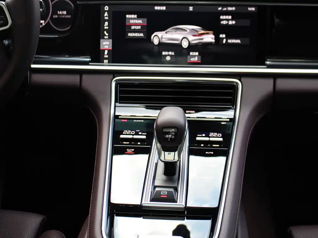 Porsche Panamera 2020 — фото 9