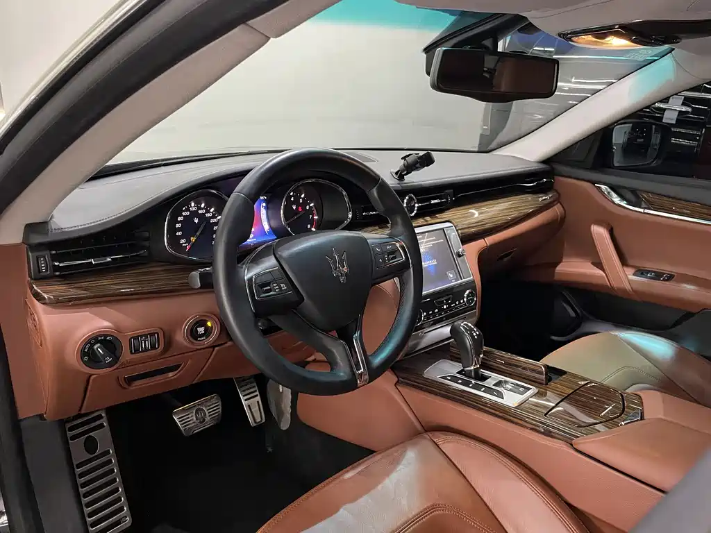 Maserati Quattroporte 2013 — фото 10