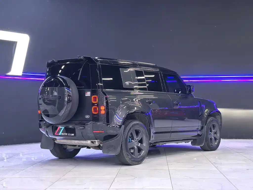 Land Rover Defender 2023 — фото 4