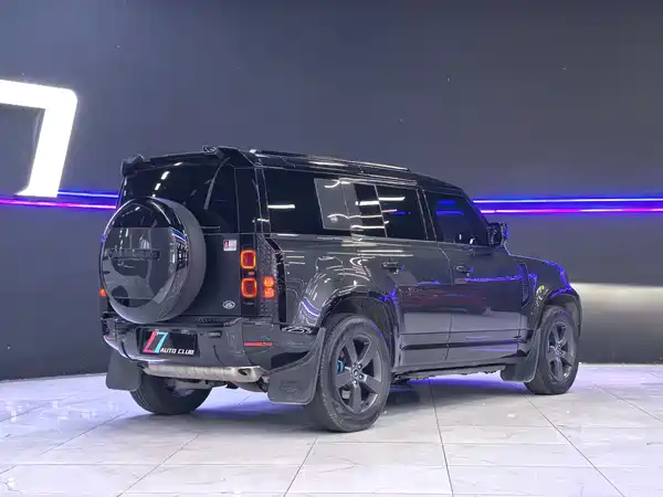 Land Rover Defender 2023