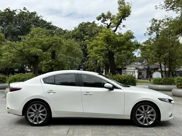 Mazda 3 Axela 2020