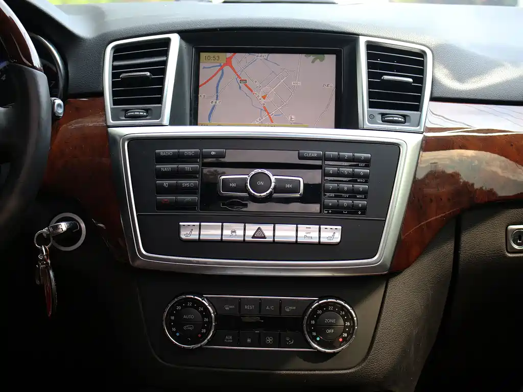 Mercedes-Benz M-Class 2012 — фото 13