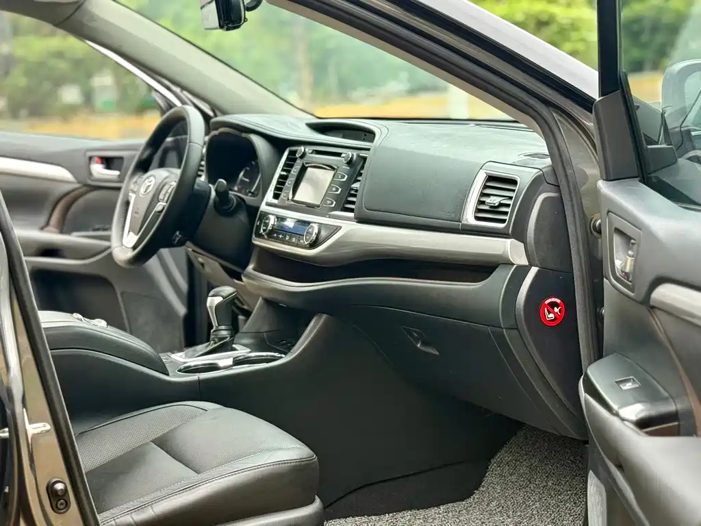 Toyota Highlander 2018 — фото 14