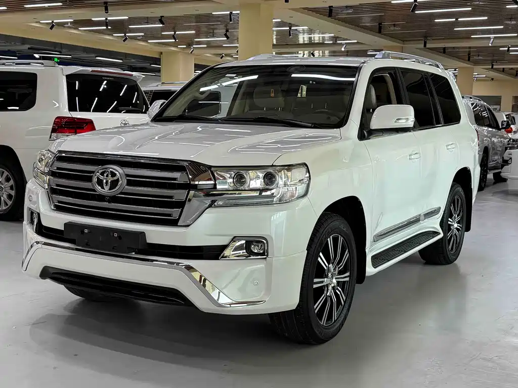 Toyota Land Cruiser 2020 — фото 1