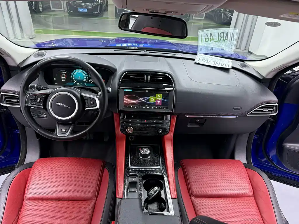 Jaguar F-PACE 2018 — фото 2