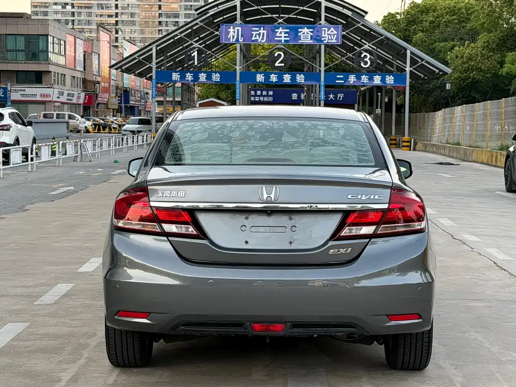 Honda Civic 2015 — фото 5