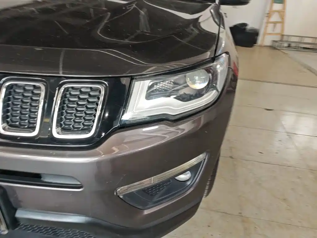 Jeep Compass 2018 — фото 24