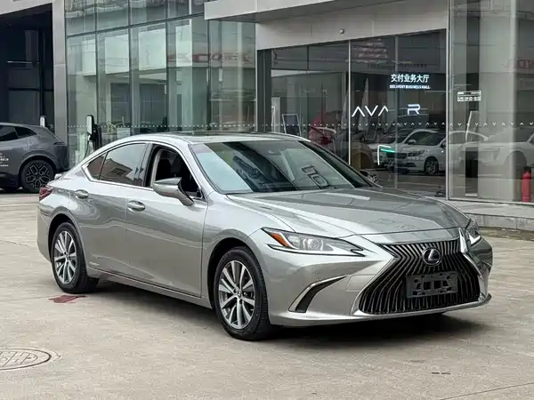 Lexus ES 2018