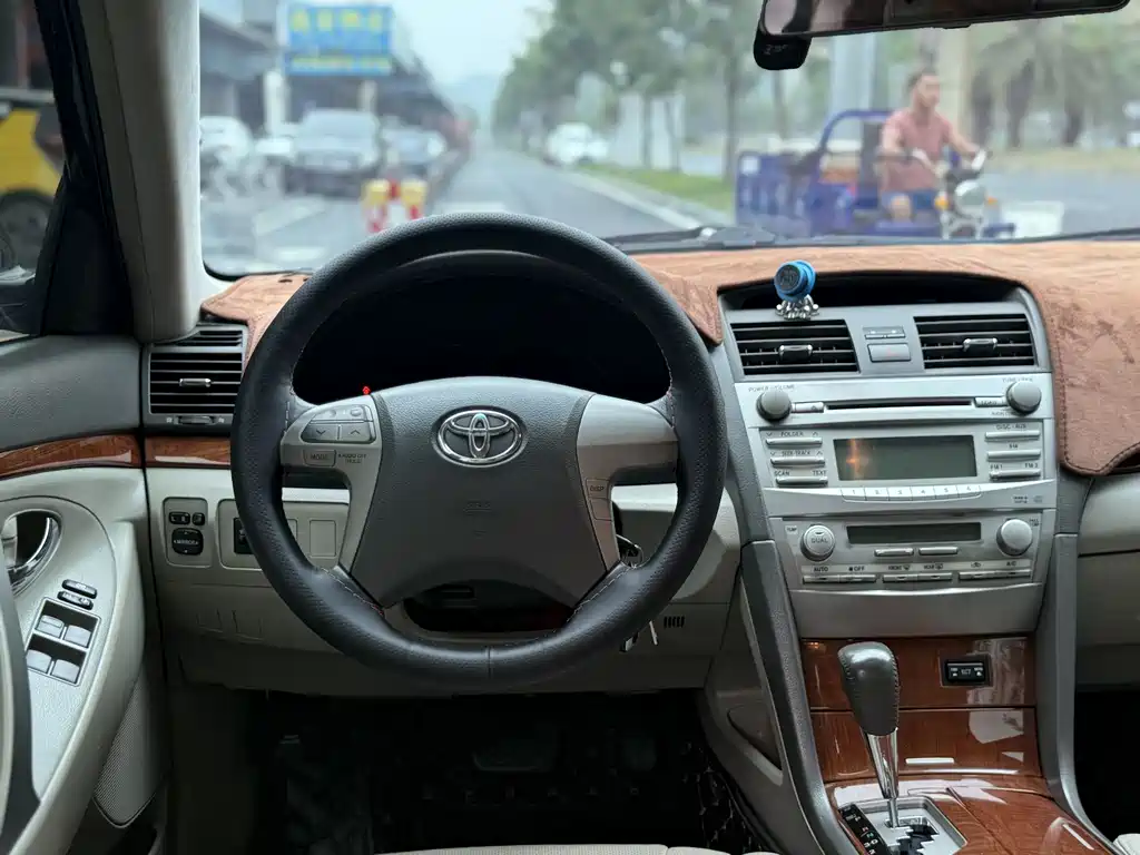 Toyota Camry 2014 — фото 14