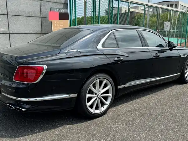 Bentley Flying Spur 2023