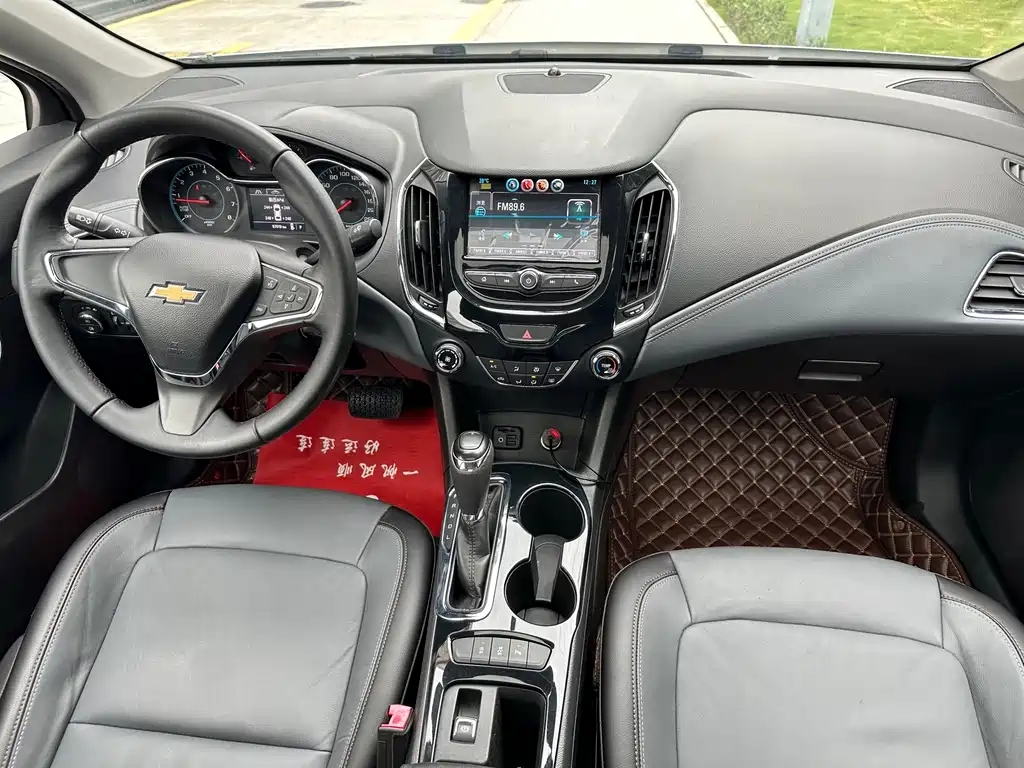 Chevrolet Cruze 2018 — фото 8