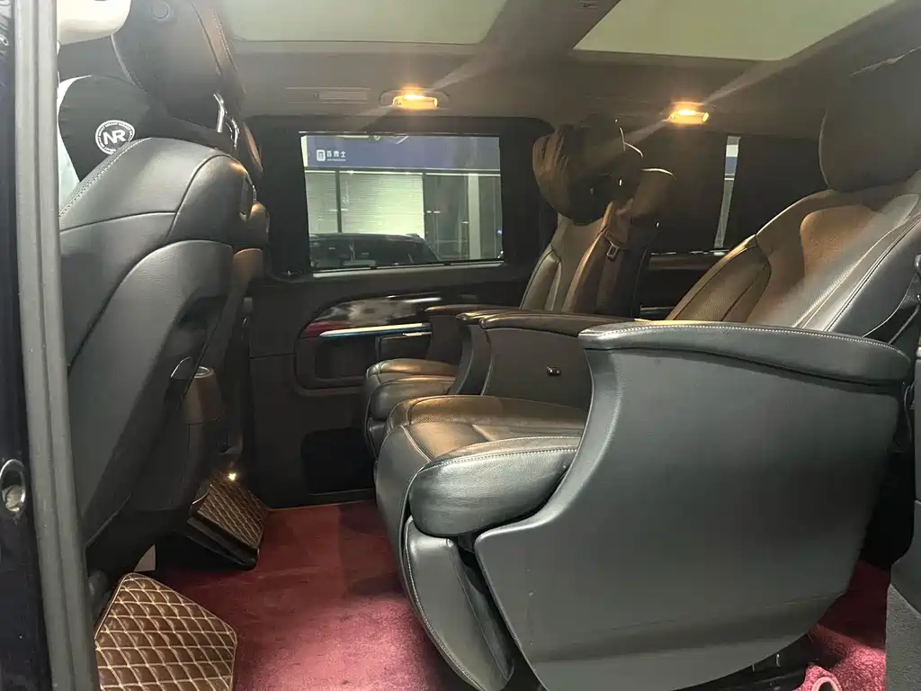 Mercedes-Benz V-Class 2020 — фото 10