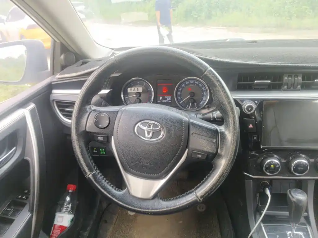 Toyota Corolla 2014 — фото 11