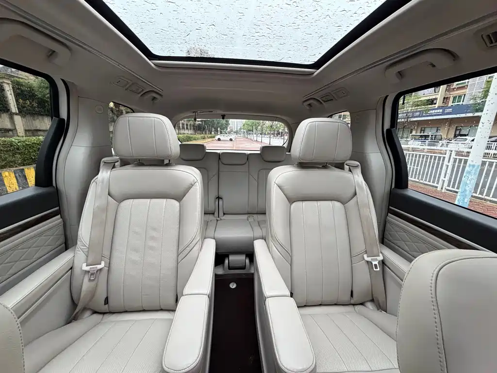 GAC Motor Trumpchi M8 2018 — фото 19
