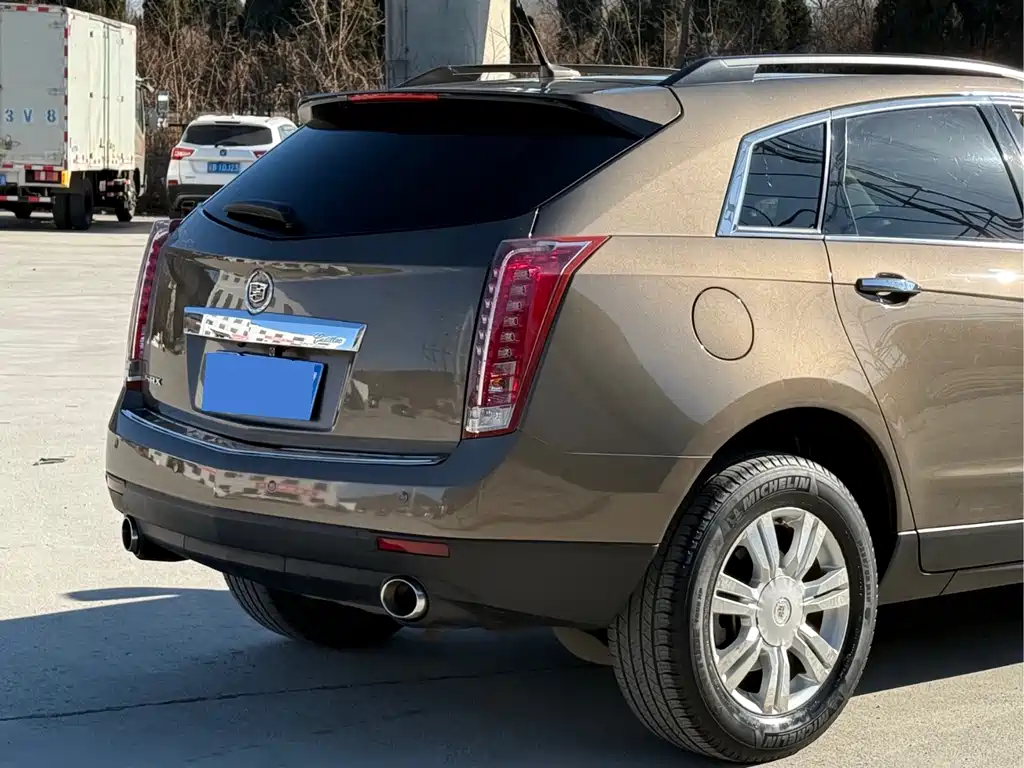 Cadillac SRX 2016 — фото 9