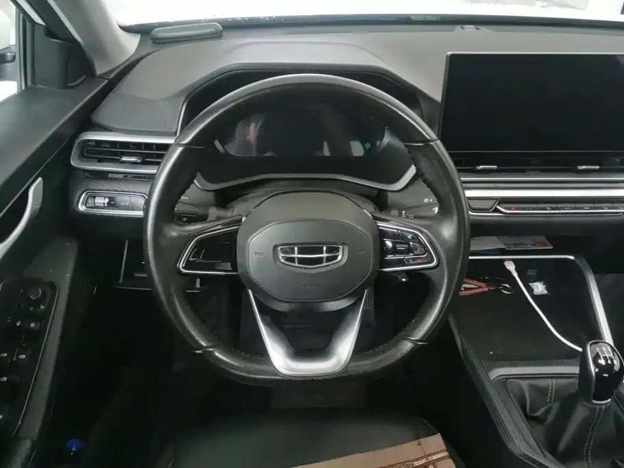 Geely Emgrand 2023 — фото 15
