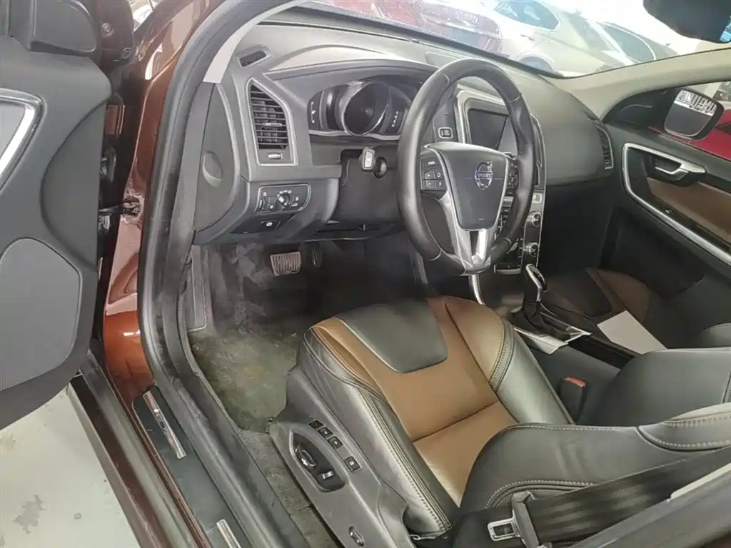 Volvo XC60 2015 — фото 10