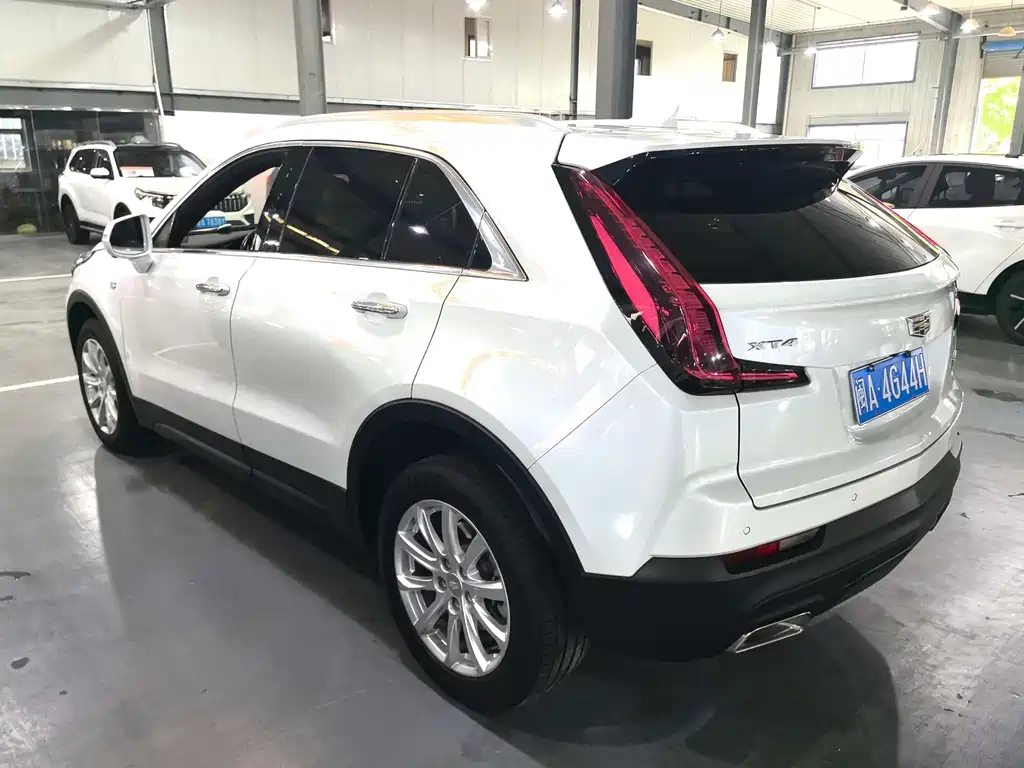 Cadillac XT4 2021 — фото 5