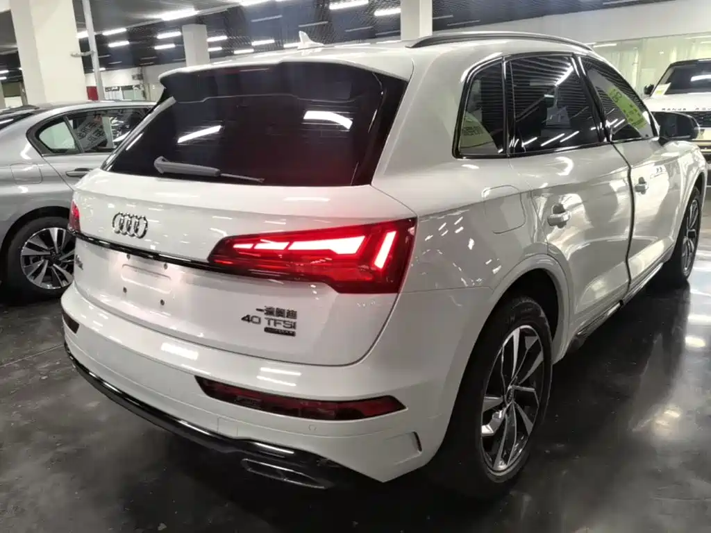 Audi Q5L 2023 — фото 7