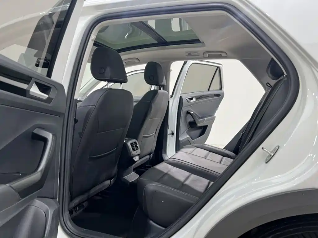 Volkswagen T-Roc 2022 — фото 18