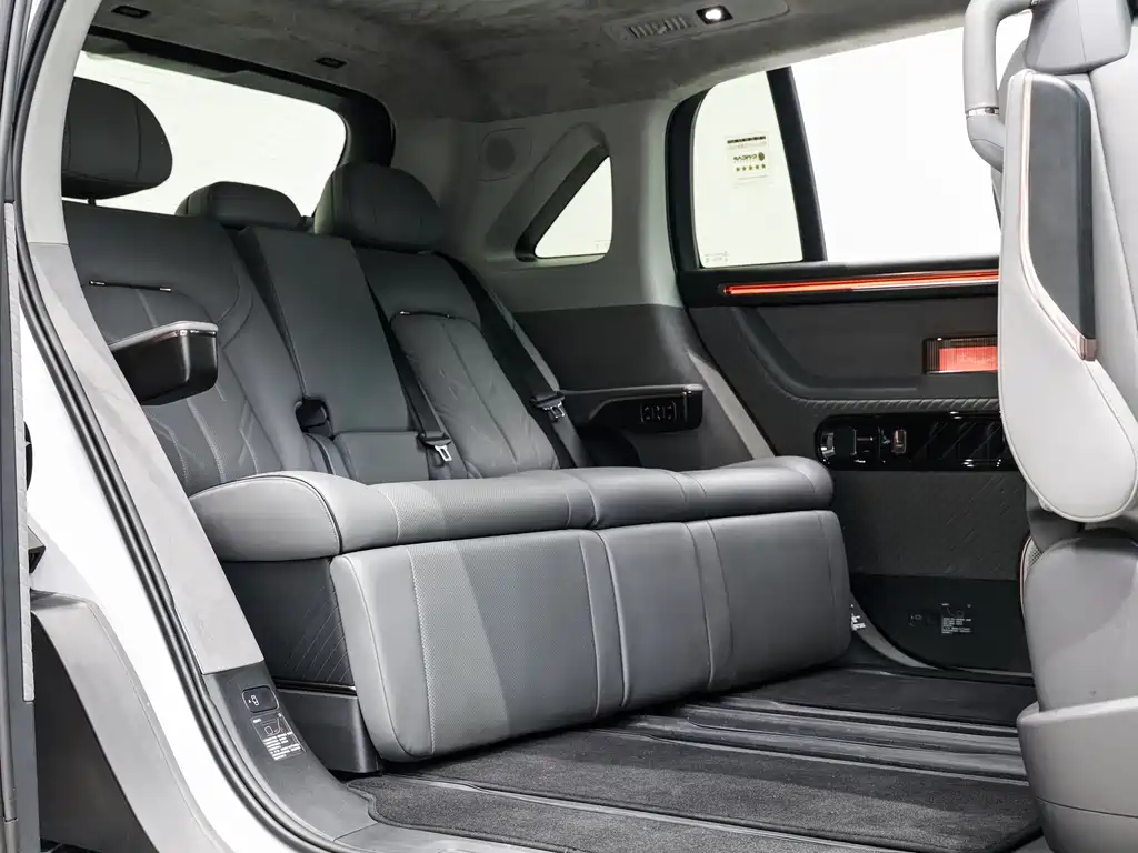 Zeekr MIX 2026 — фото 10