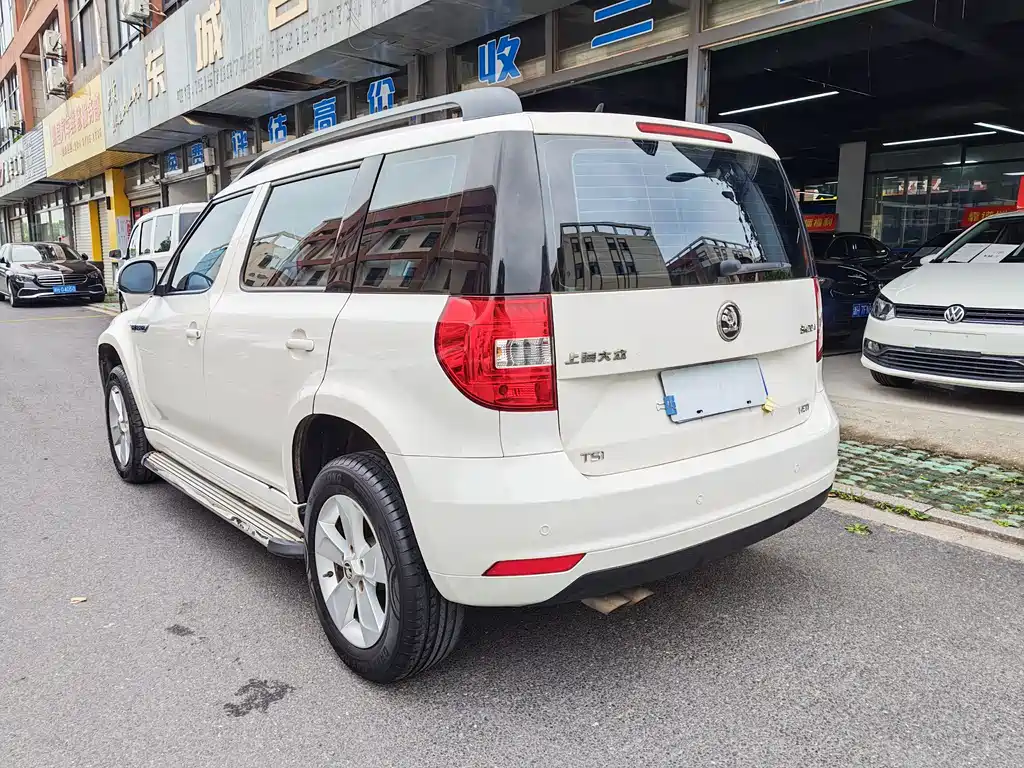 Skoda Yeti 2015 — фото 9