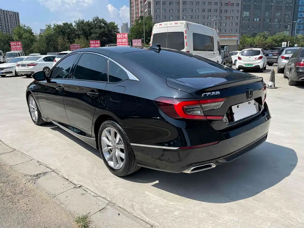 Honda Accord 2023 — фото 19