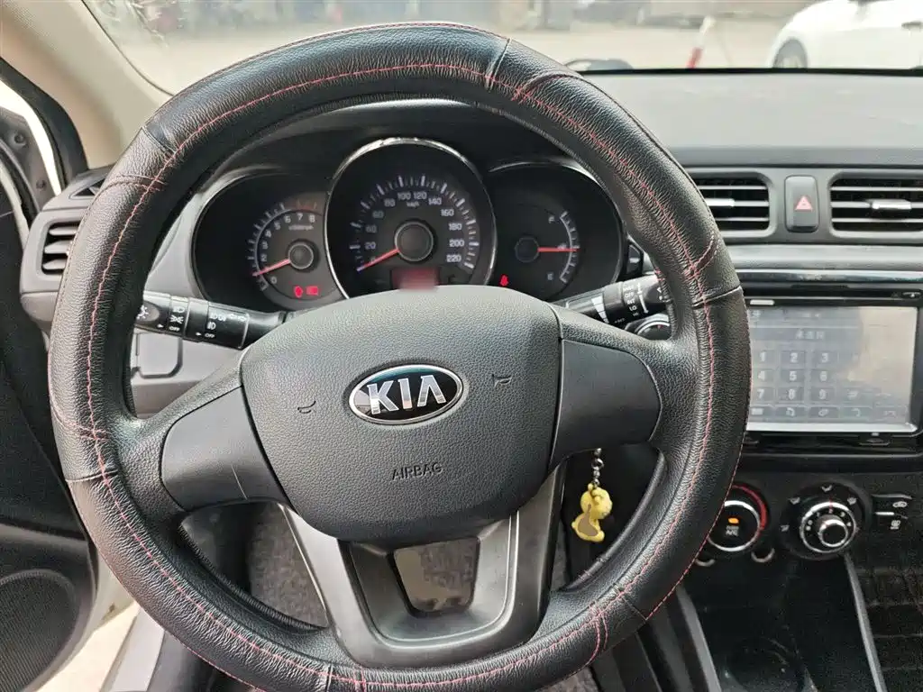 Kia K2 2014 — фото 11