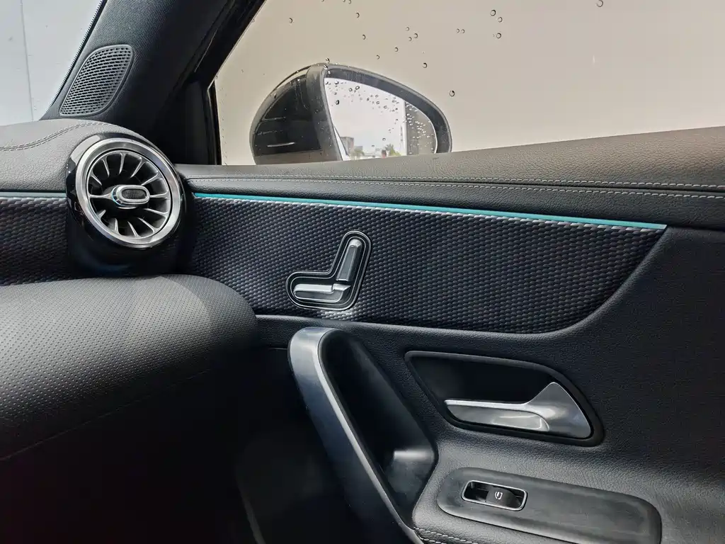 Mercedes-Benz A-Class 2020 — фото 18