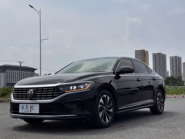 Volkswagen Passat 2023
