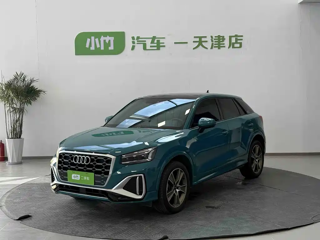 Audi Q2L 2023 — фото 1