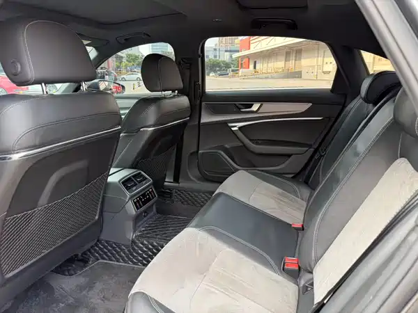 Audi A6L 2022