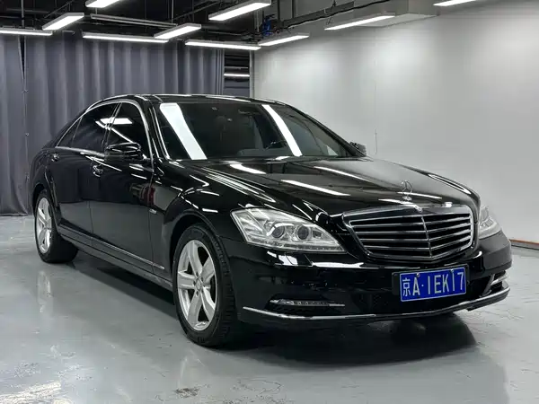 Mercedes-Benz S-Class 2012