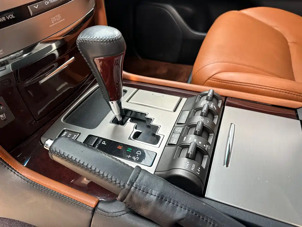 Lexus LX 2014 — фото 16