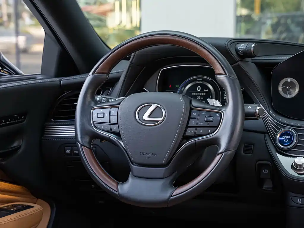 Lexus LS 2021 — фото 14
