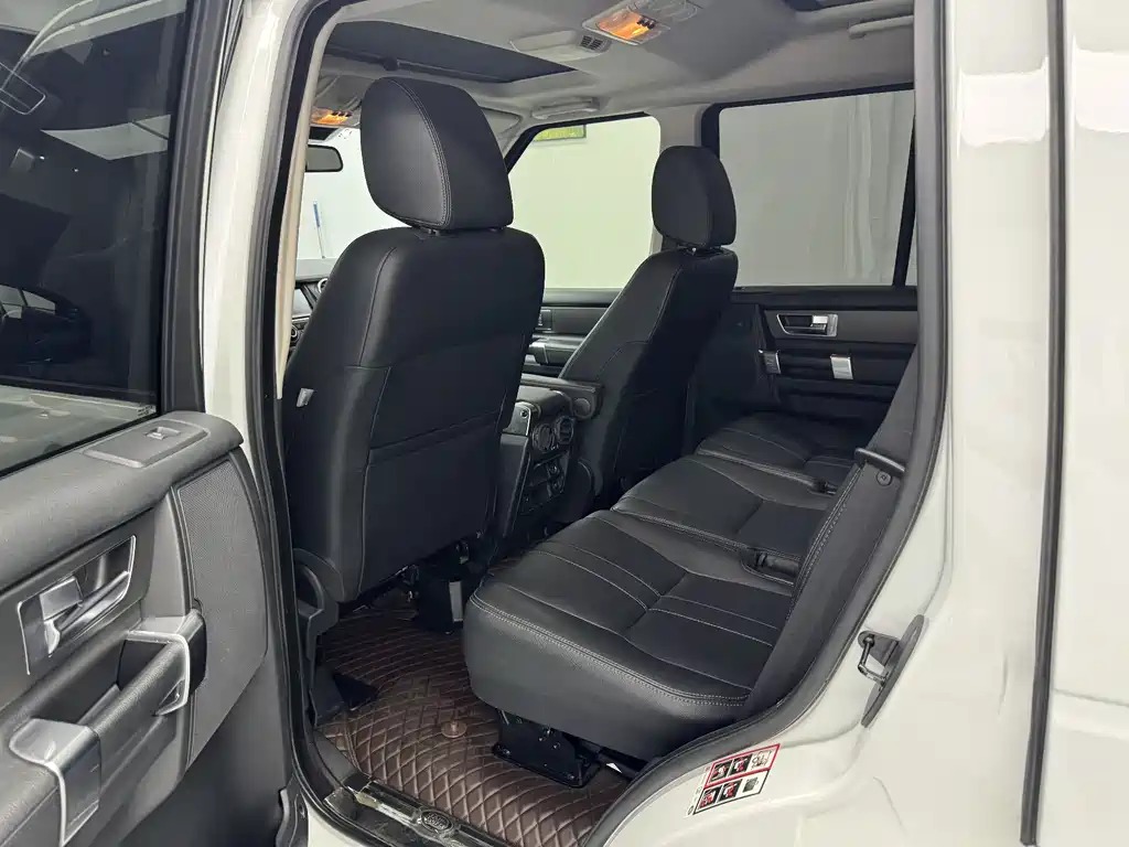 Land Rover Discovery 2016 — фото 7