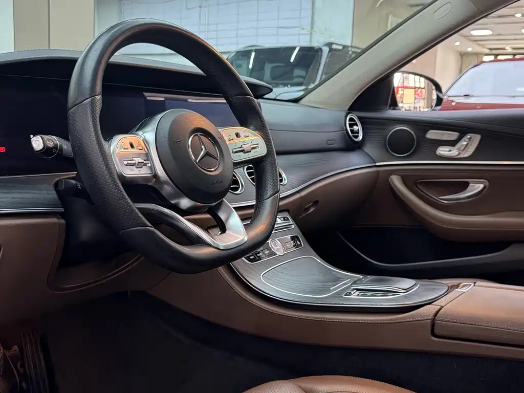 Mercedes-Benz E-Class 2019 — фото 4
