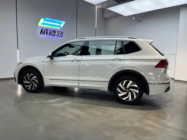 Volkswagen Tiguan L 2024