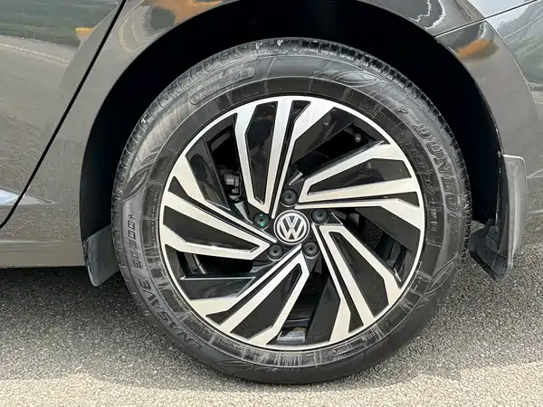 Volkswagen Sagitar 2021