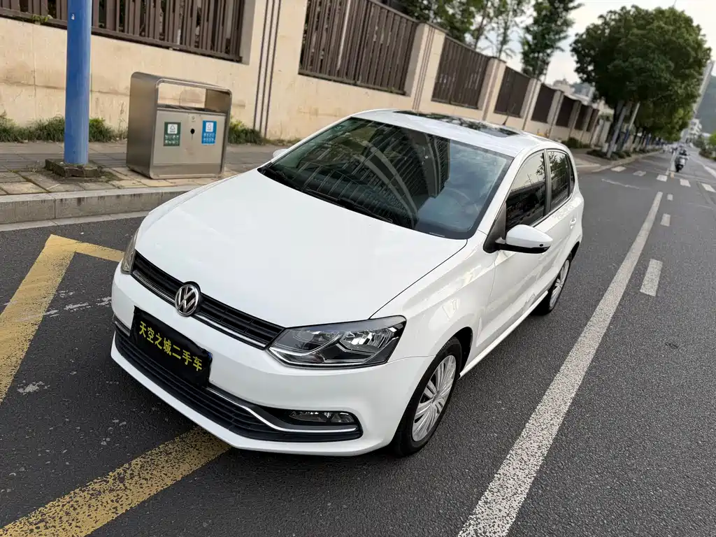 Volkswagen Polo 2017 — фото 1